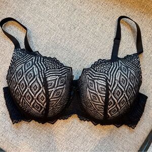 Curve Muse 40C Elegant Black Lace Bra.